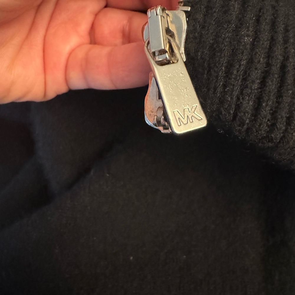 SALE‼️Michael Kors Cashmere sweater size Large - Picture 5 of 7